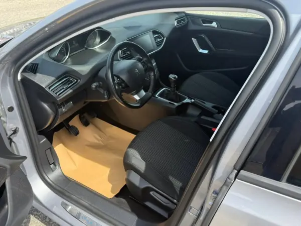 Peugeot 308 SW allure 9