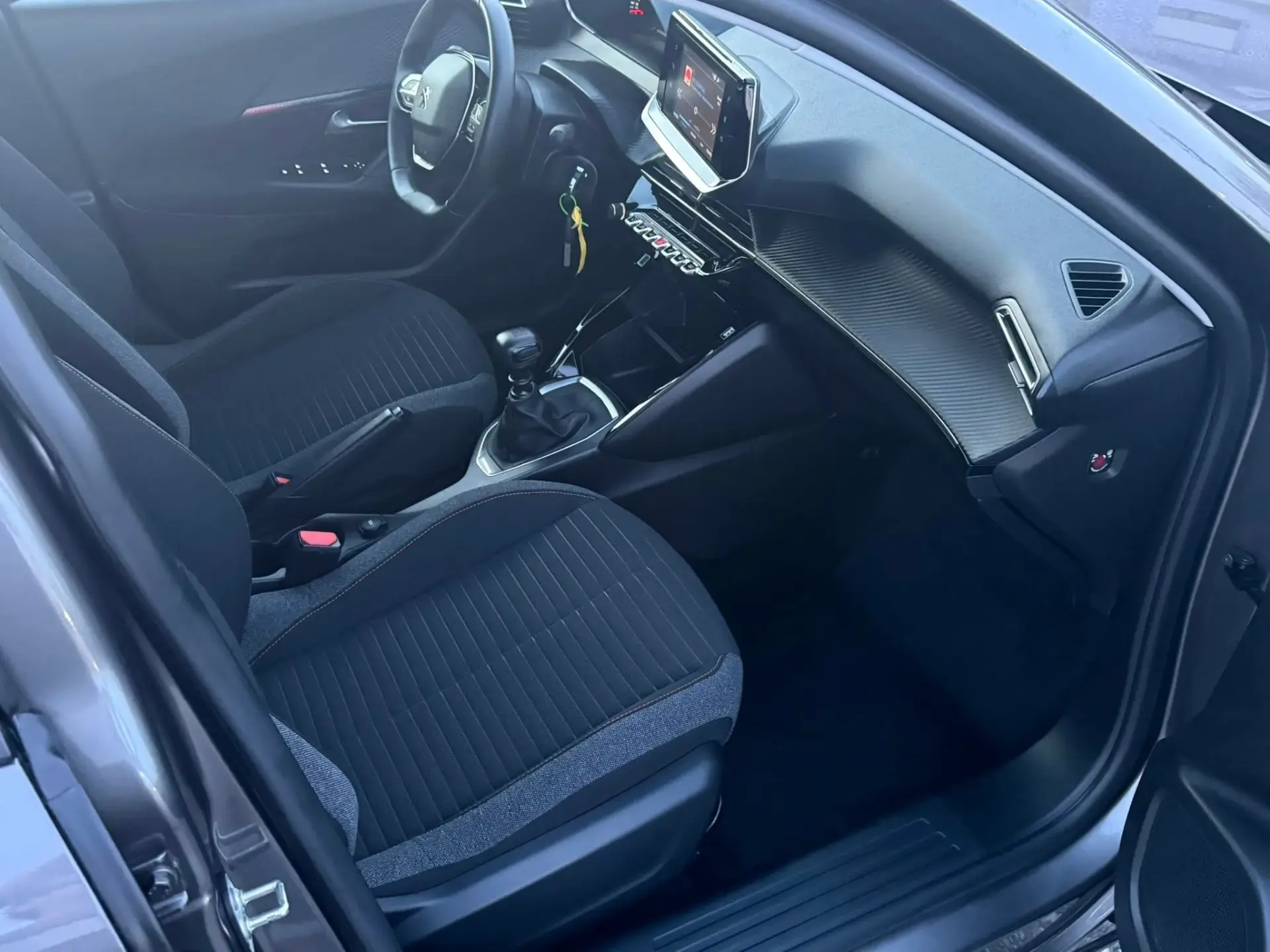 Peugeot 2008 1.5 BlueHDi Allure 5