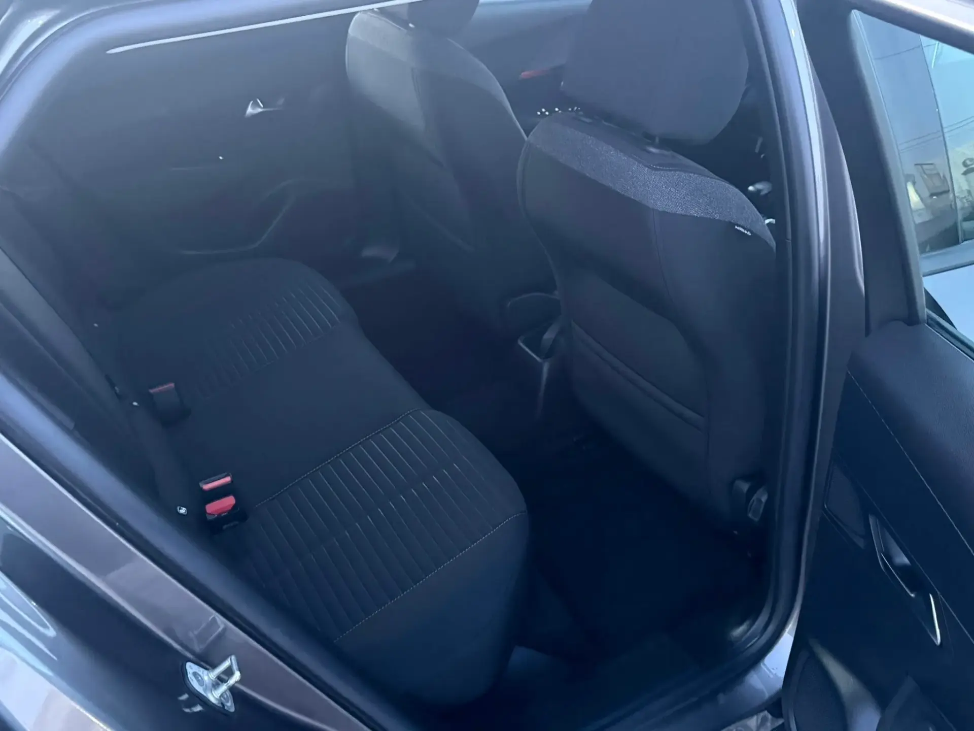 Peugeot 2008 1.5 BlueHDi Allure 6