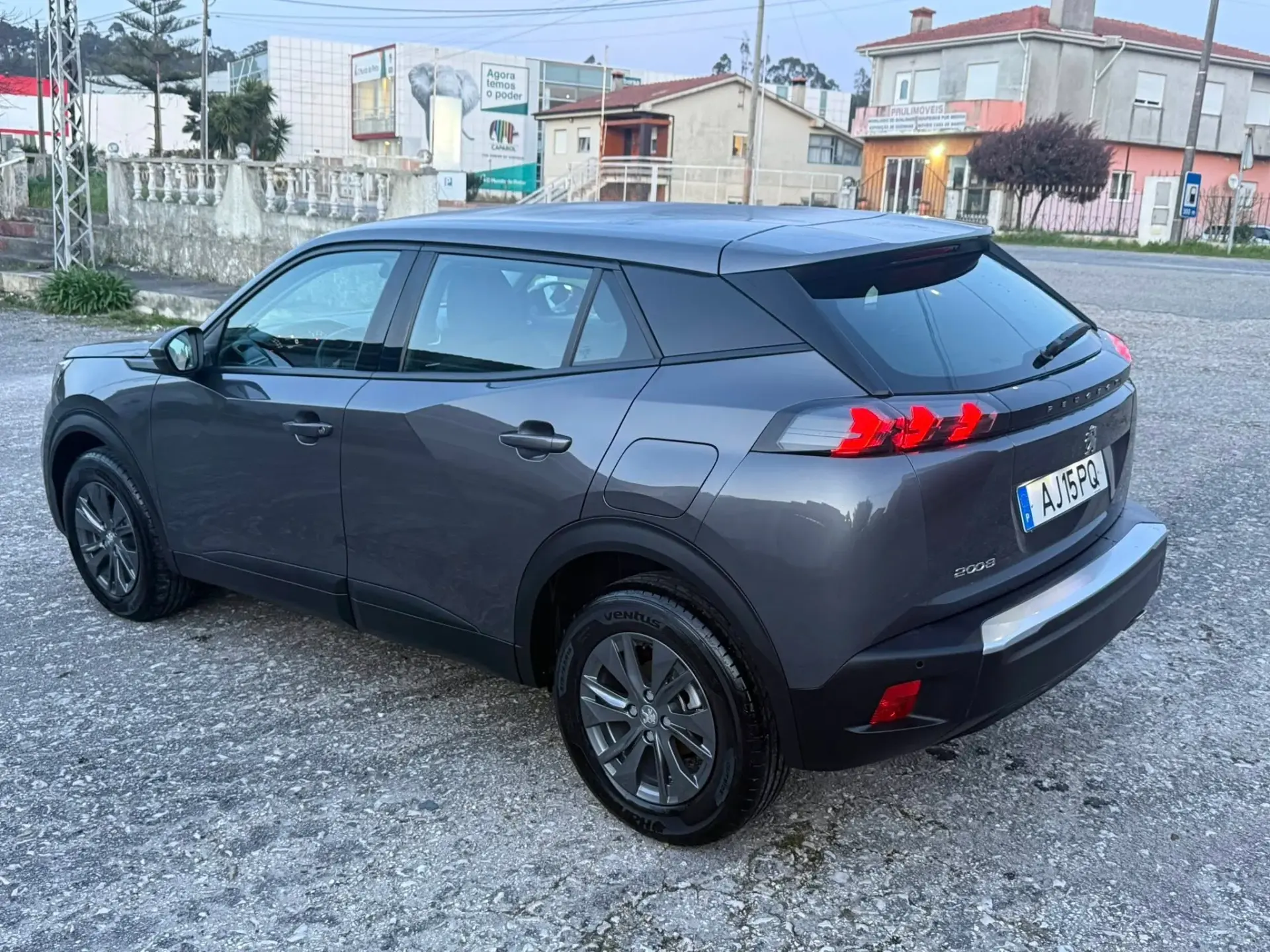 Peugeot 2008 1.5 BlueHDi Allure 13