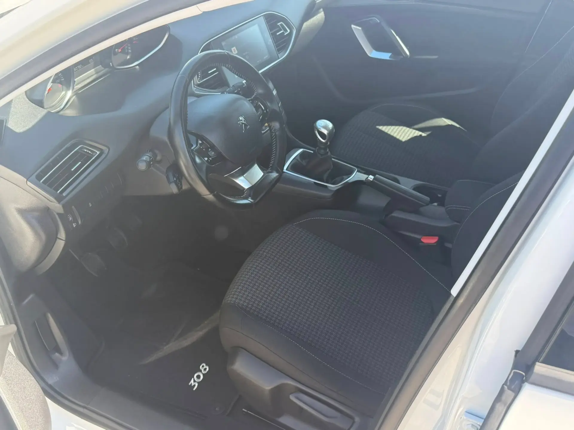 Peugeot 308 1.5 BlueHDi Active 15