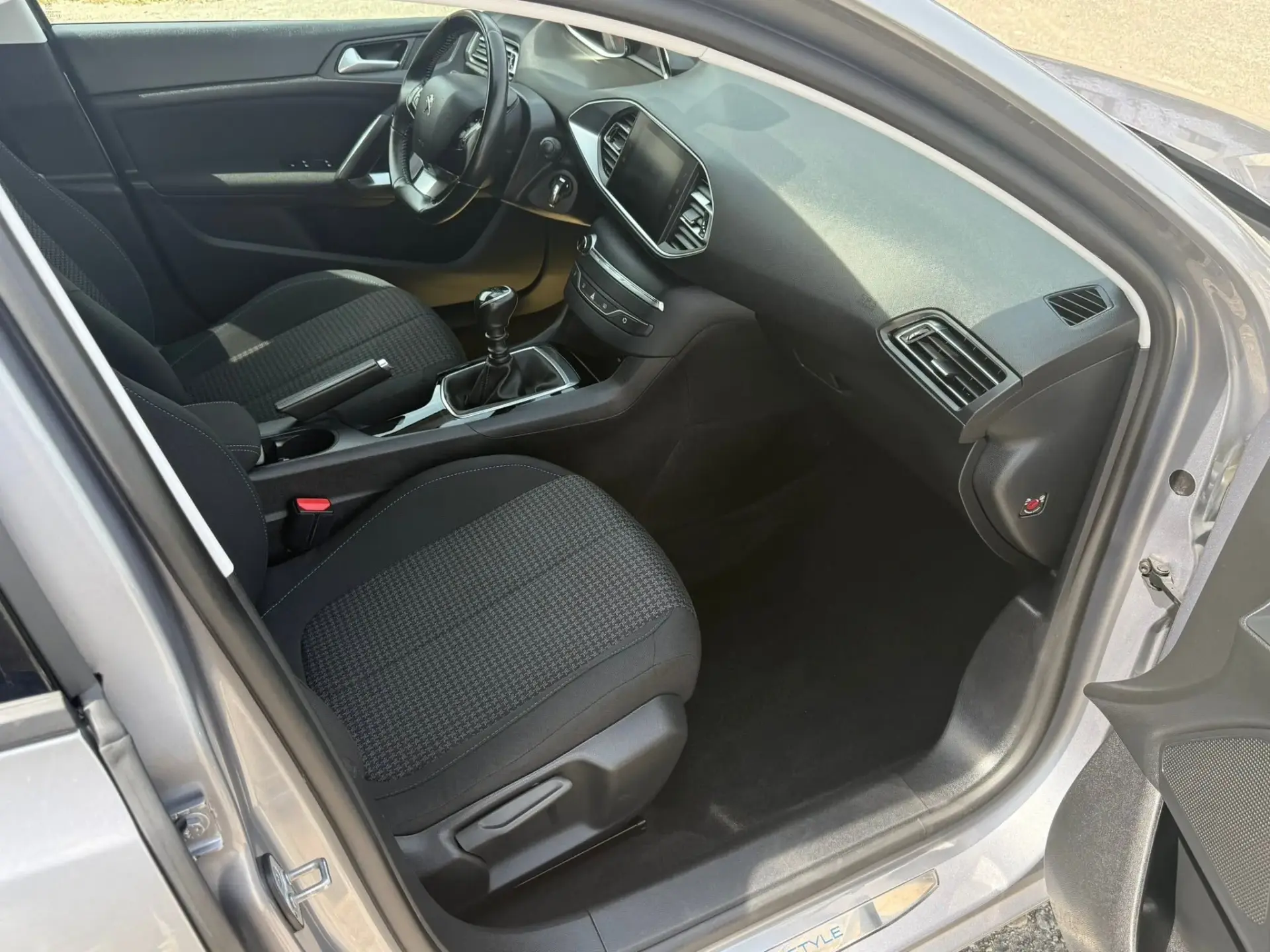Peugeot 308 SW allure 10