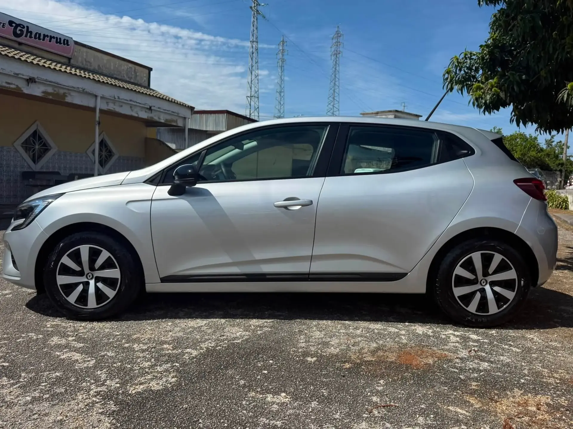 Renault Clio TCe Equilibre 8