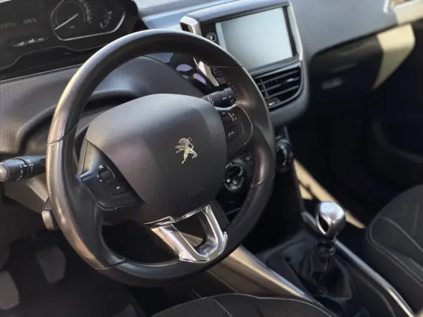 Peugeot 2008 1.5 BlueHDi Active 8