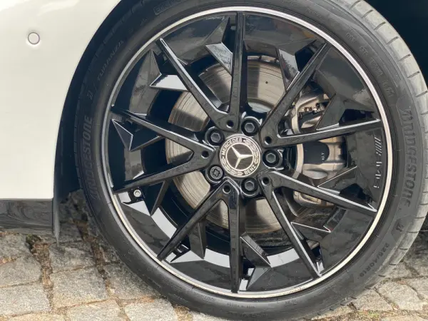 Mercedes-Benz CLA 250+ Outro 45