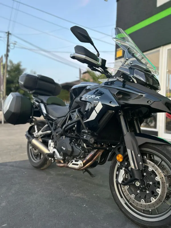 Benelli TRK 502 Touring 11