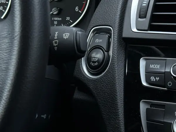 BMW 116 d Line Urban Auto 16