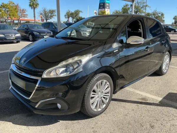 Peugeot 208 1