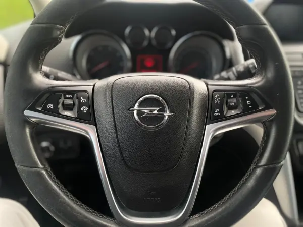 Opel Zafira Life Outro 9