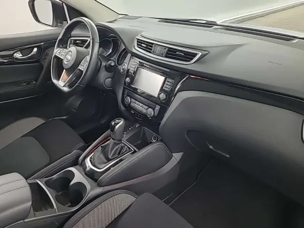 Nissan Qashqai DIG-T 7
