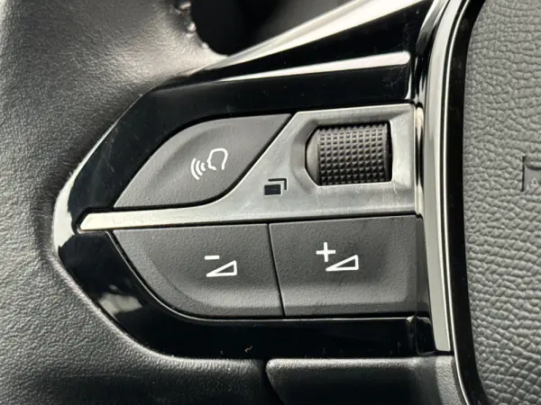 Peugeot 2008 1.2 PureTech Active 26