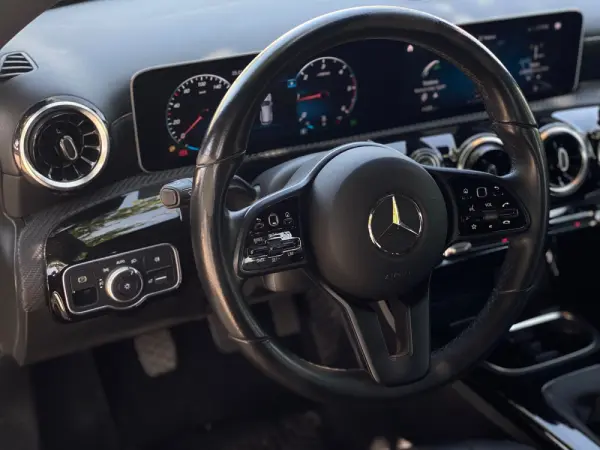 Mercedes-Benz CLA 180 d Shooting Brake Business Solutions 11