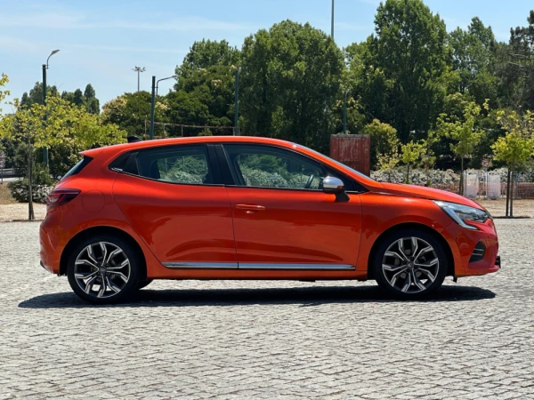 Renault Clio Outro 4