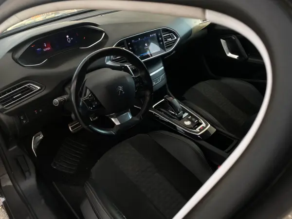 Peugeot 308 10
