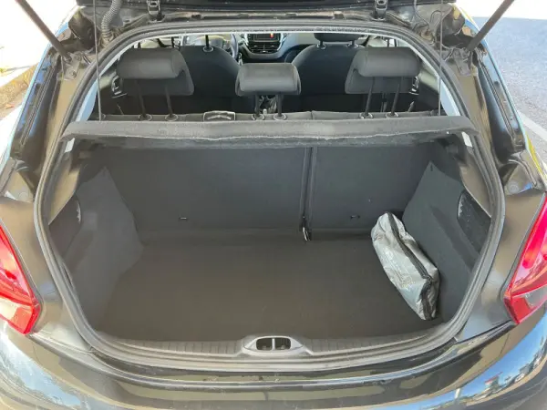Peugeot 208 14