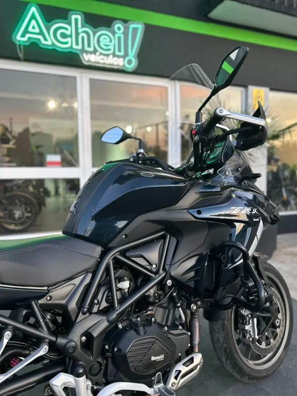 Benelli TRK 502 Touring 9