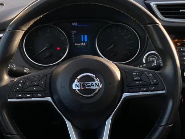 Nissan Qashqai 1.3 DIG-T Design Edition 26