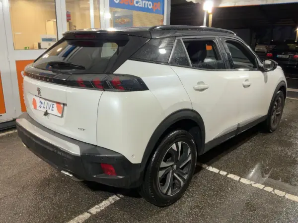 Peugeot 2008 1.2 PureTech GT EAT8 4