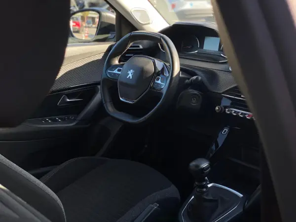 Peugeot 2008 1.2 PureTech Active Pack 5