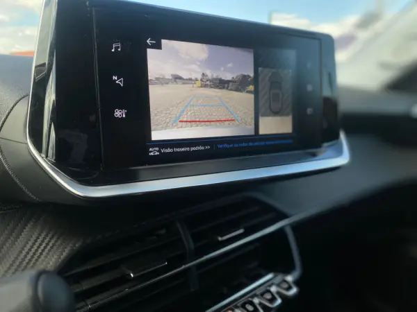 Peugeot 2008 1.2 PureTech Allure Pack EAT8 11