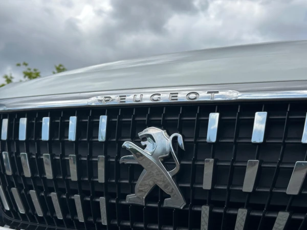 Peugeot 3008 1.2 PureTech Allure EAT6 17