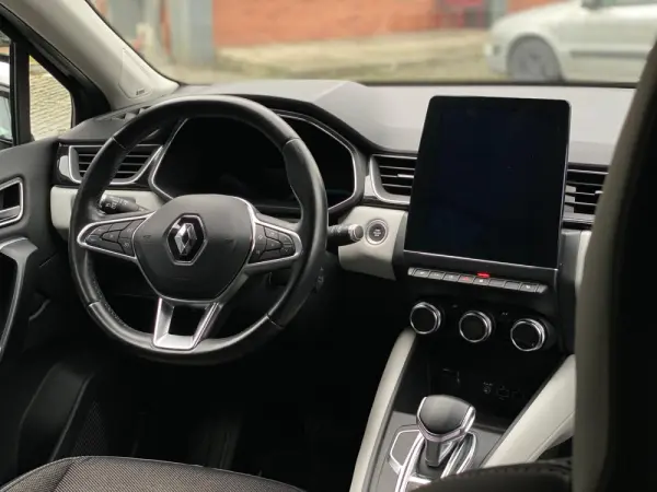 Renault Captur e-tech 6