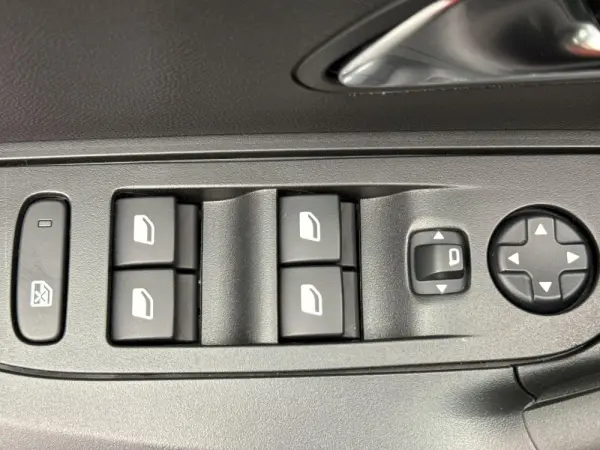 Peugeot 2008 1.2 PureTech Active 21