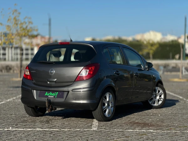 Opel Corsa Outro 5