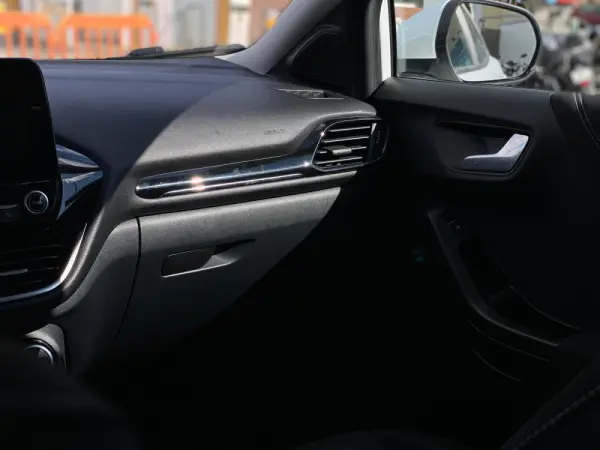 Ford Puma 1.0 EcoBoost COOL & CONNECT 8