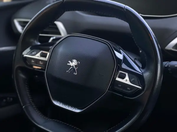 Peugeot 5008 Allure 7 Lugares 29