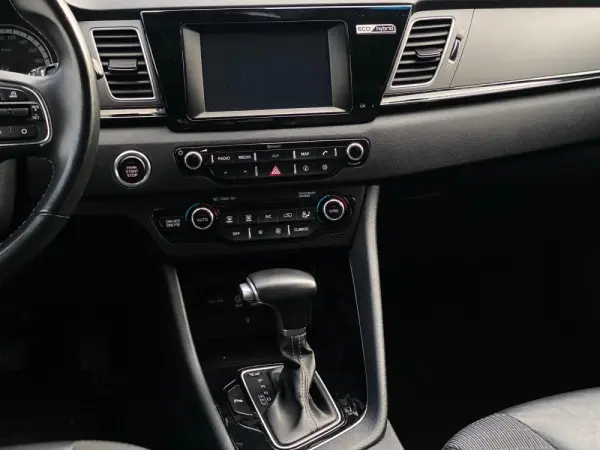 Kia Niro 1.6 GDi HEV Tech 14