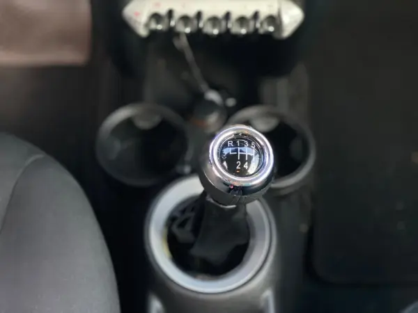 MINI 3 Portas ONE D 8