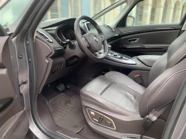 Renault Espace 1.6 dCi Initiale Paris EDC 7