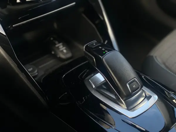 Peugeot 2008 1.2 PureTech Allure Pack EAT8 13