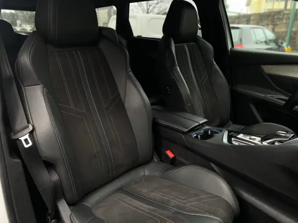 Peugeot 5008 9