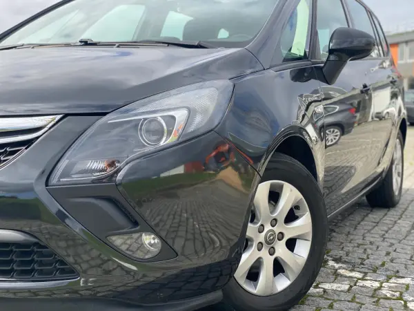Opel Zafira Life Outro 16