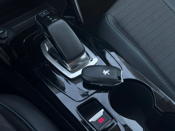 Peugeot e-208 24