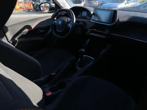 Peugeot 2008 1.2 PureTech Active Pack 16