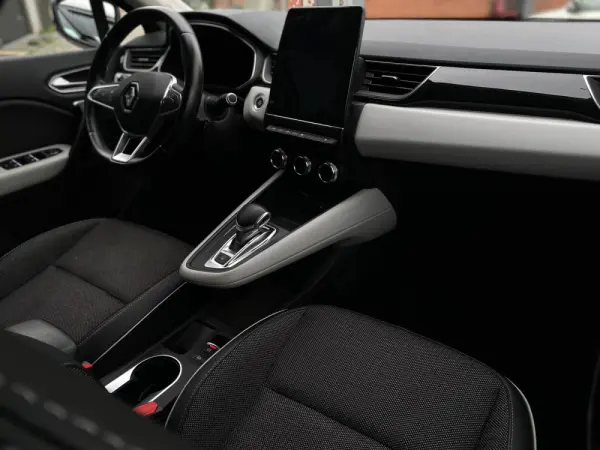 Renault Captur e-tech 16