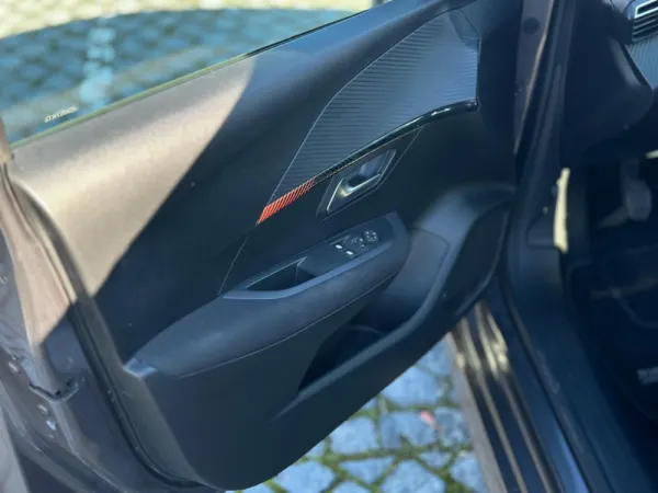 Peugeot 208 1.2 PureTech Active 8