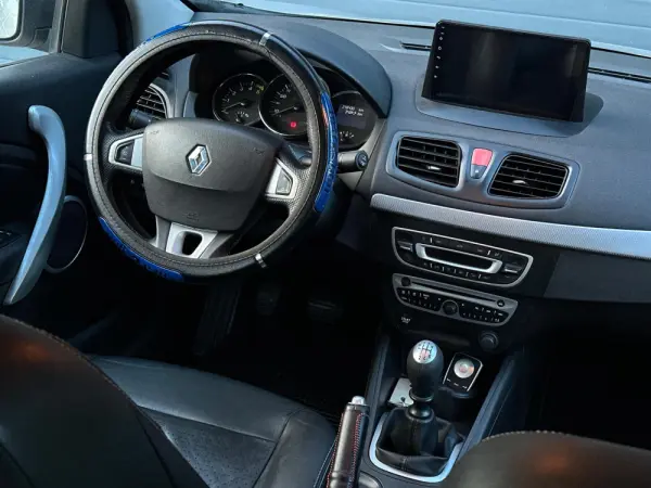 Renault Fluence 12