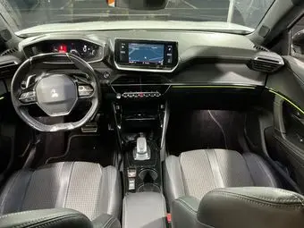 Peugeot 2008 1.2 PureTech GT EAT8 10