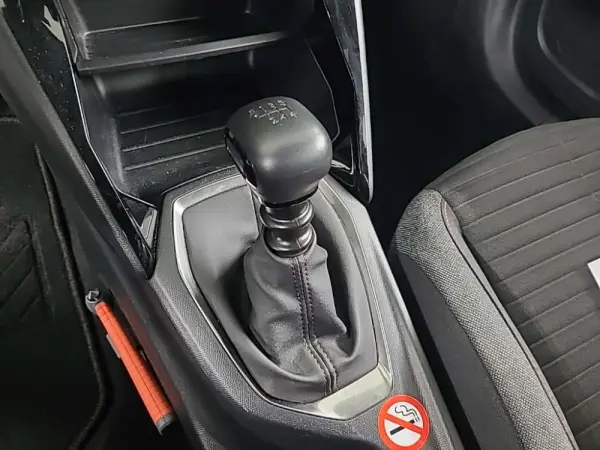Peugeot 2008 TURBO 100 Allure 4