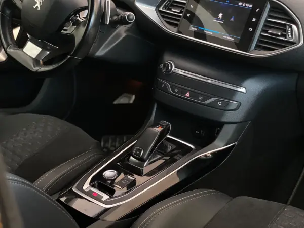Peugeot 308 7