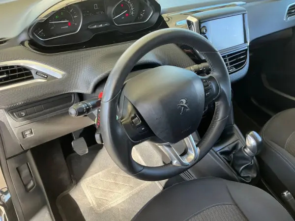 Peugeot 208 4