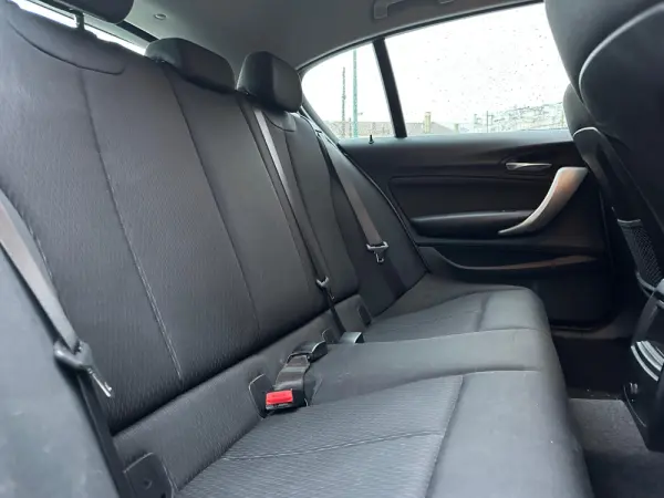 BMW 116 d Line Urban Auto 26