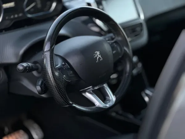 Peugeot 2008 1.2 PureTech Crossway EAT6 9