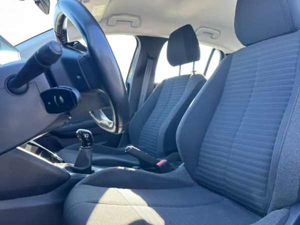 Peugeot 208 1.2 PureTech Active 15