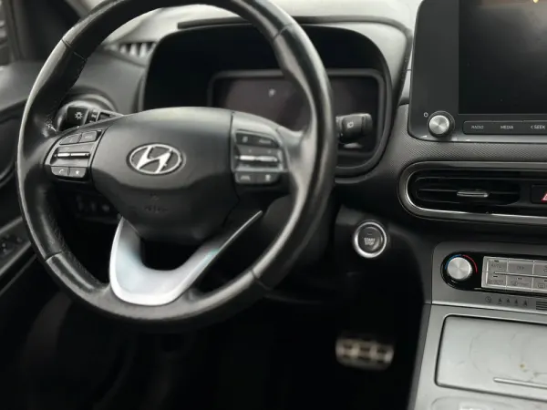 Hyundai Kauai Select 8