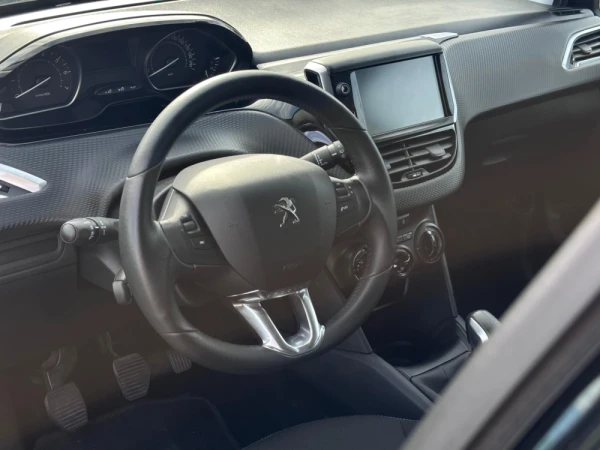 Peugeot 208 1.2 VTi Style 8